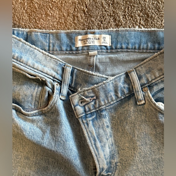 Abercrombie and Fitch Curve Love Ultra High Rise Jeans - Picture 2 of 4